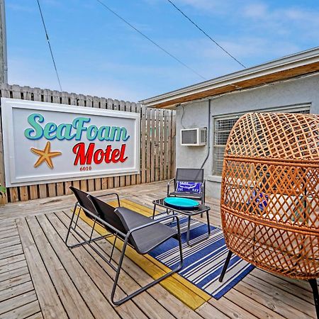 Sea Foam Suites Lower Grand Lagoon Екстериор снимка