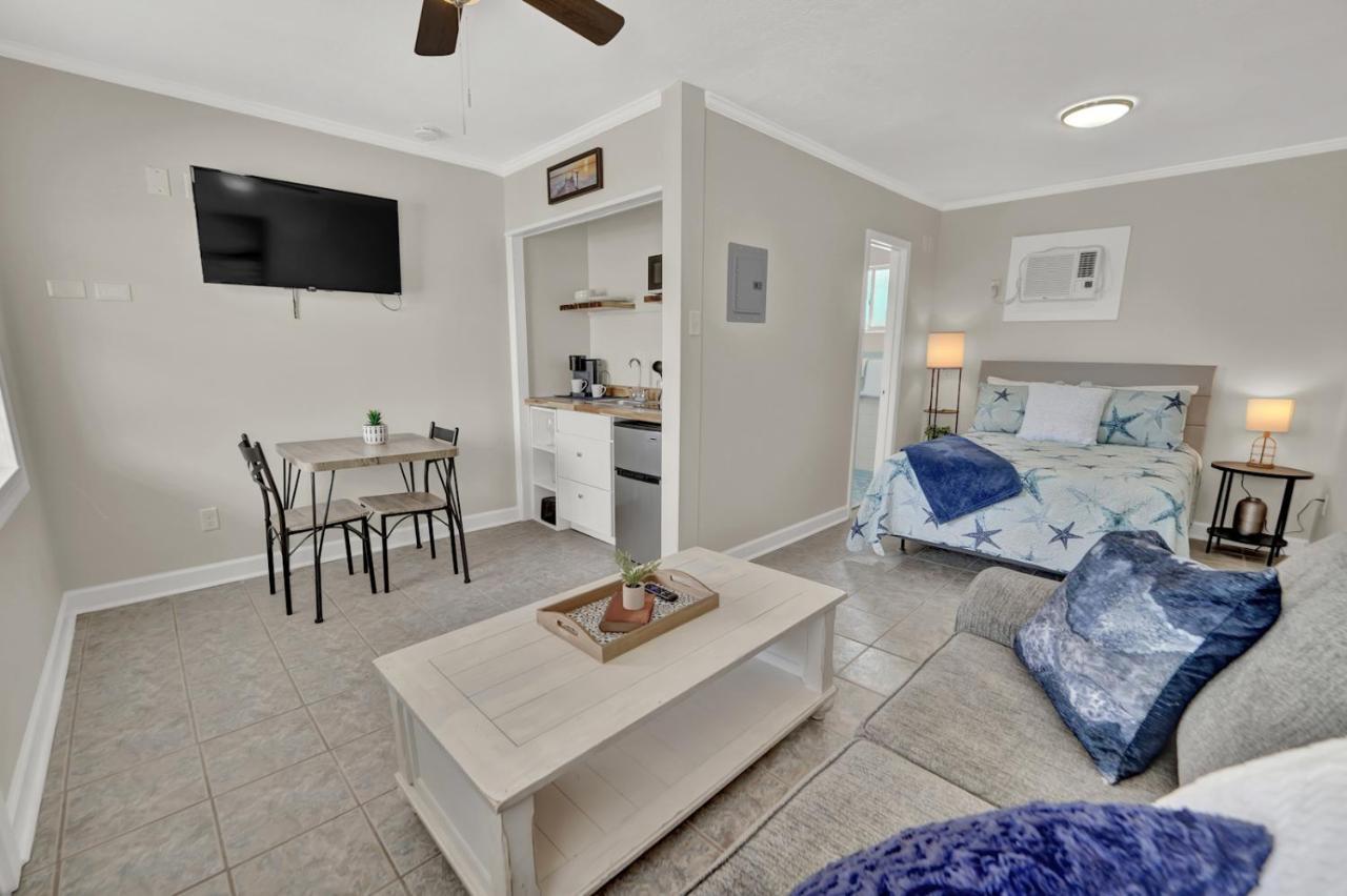 Sea Foam Suites Lower Grand Lagoon Екстериор снимка