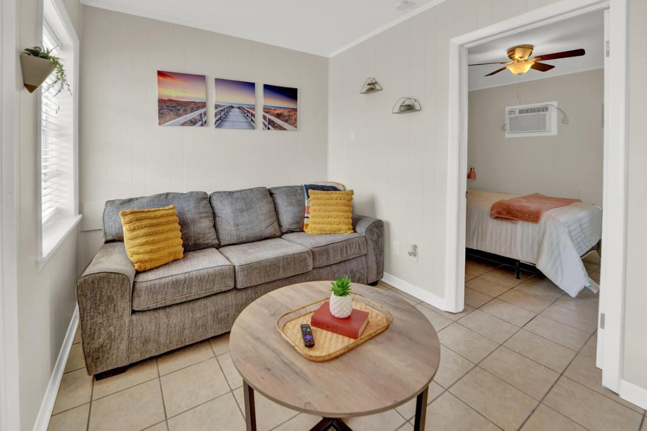 Sea Foam Suites Lower Grand Lagoon Екстериор снимка