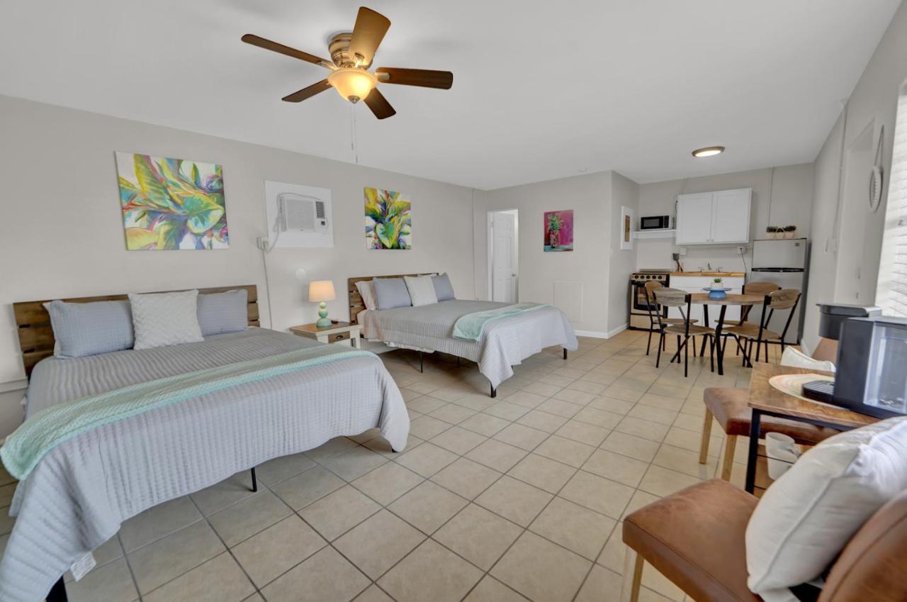 Sea Foam Suites Lower Grand Lagoon Екстериор снимка