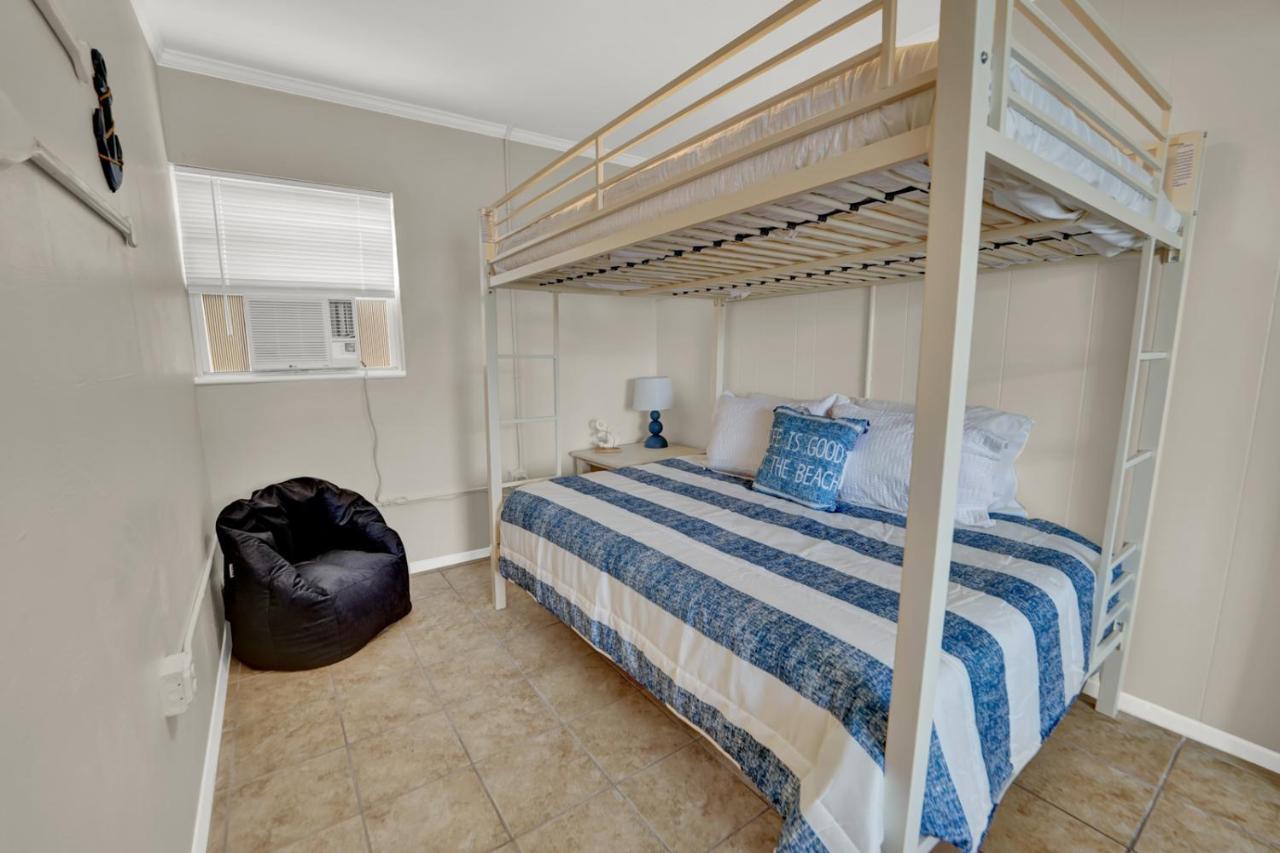 Sea Foam Suites Lower Grand Lagoon Екстериор снимка