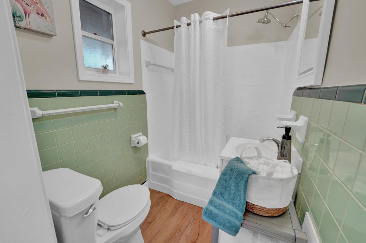 Sea Foam Suites Lower Grand Lagoon Екстериор снимка